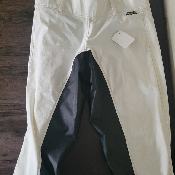 Kerrits show breeches. Size large. Excellent condition - Picture 4 of 4